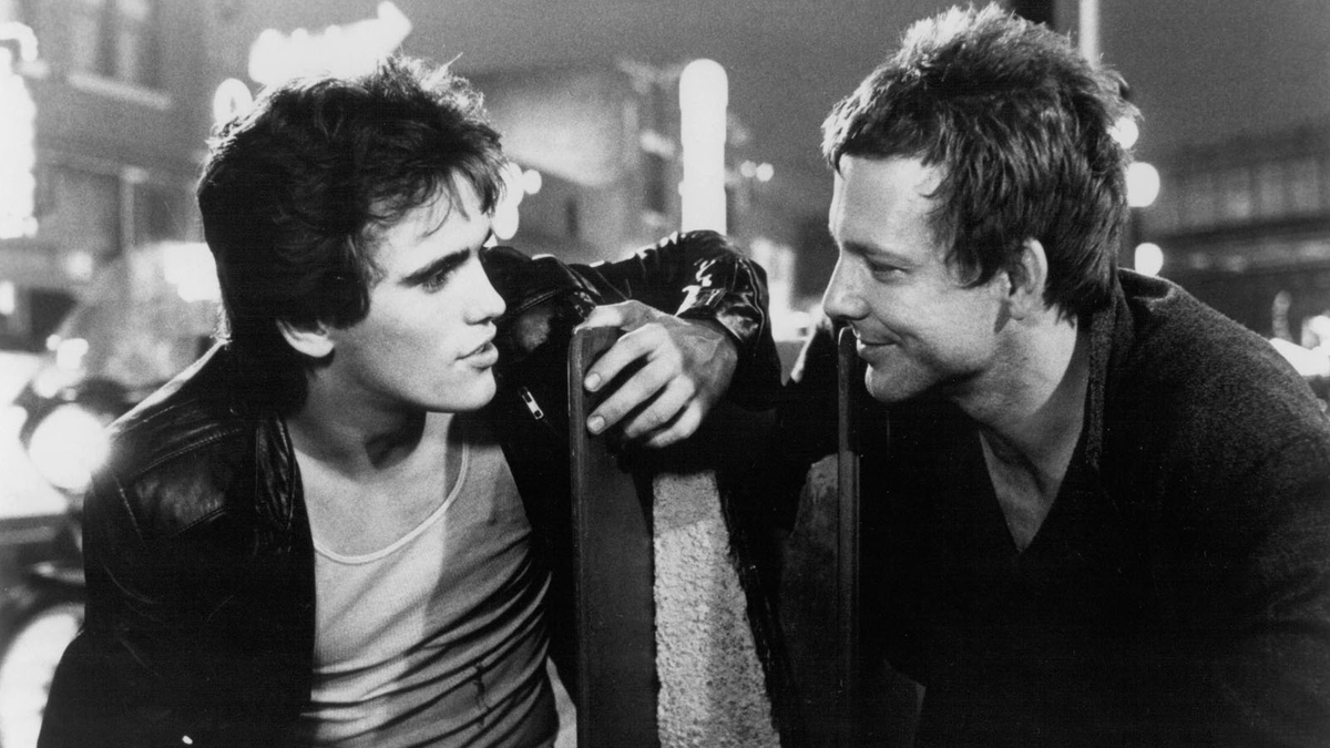 I think Rumble Fish is the best of all the films adapted from S. E. Hinton. The Outsiders is pretty high up there, but the way Coppola shot this plus one of the coolest casts (Mickey Rourke, Matt Dillion, Dennis Hopper, Tom Waits, etc) ever assembled just puts this a notch above. https://t.co/hvBzLagNpu