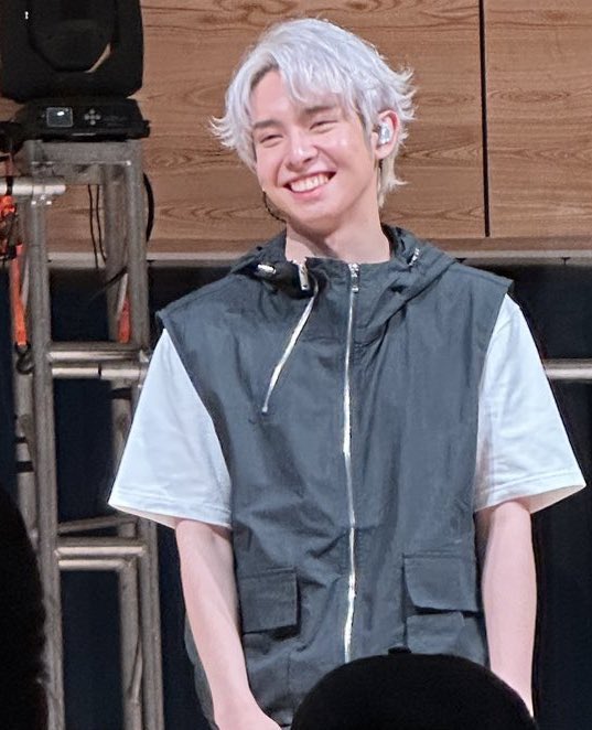 kismetesbi's tweet photo. may you never lose that beautiful smile, bujing. 🥹 https://t.co/FFQzNhAYf2