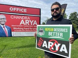 sshergil190's tweet photo. Back in September 2021, the Punjabi community and many residents of Nepean, Ontario who did not have any faith in Chandra Arya, raised awareness &amp; created a “Nepean deserves better” campaign — their signs were vandalized &amp; knocked over — Arya is a very corrupt https://t.co/SjdzA6UkuP