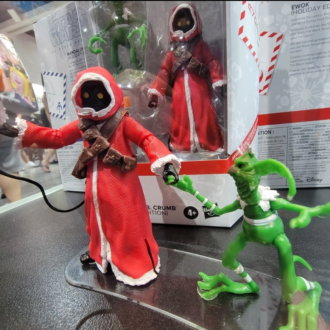 MySideLaundryRm's tweet photo. I usually skip the holiday themed Black figures because I can see it becoming a bad habit, but I'm gonna have to break my rules for this dude.
#SDCC2023 #StarWars #ActionFigures https://t.co/ZHqMrBB0R2