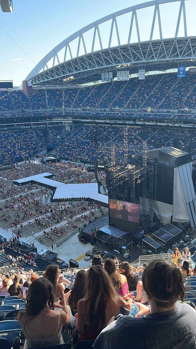 hellbolt's tweet image. #TheErasTourts #SeattleTSTheErasTour @taylornation13 @taylornation13  @LumenField