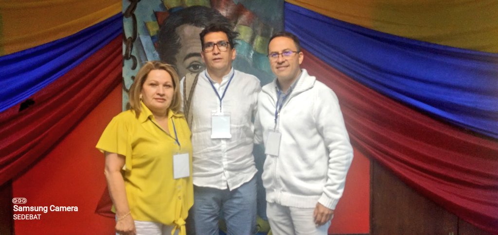 Sedebat_'s tweet photo. En nombre del Gob. @FreddyBernal y el @Sedebat_ les damos las gracias al Embajador Dr. Milton Rengifo, a la Dra. Mariela Alzate Directora Seccional de Impuestos del Norte de Santander y al Dr. Heriberto Rangel de @Unipamplona por su participación en el Foro Binacional https://t.co/CByGZ2NxRS