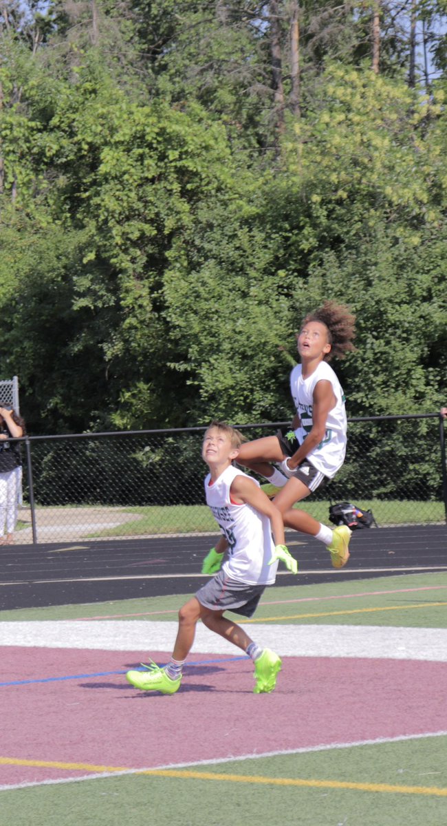 Go get it! Youth Camp skills were through the roof at Coach Ho’s Qb/Wr Camp! Can wait to see the High School players in action! #HavingTheMostFun😉