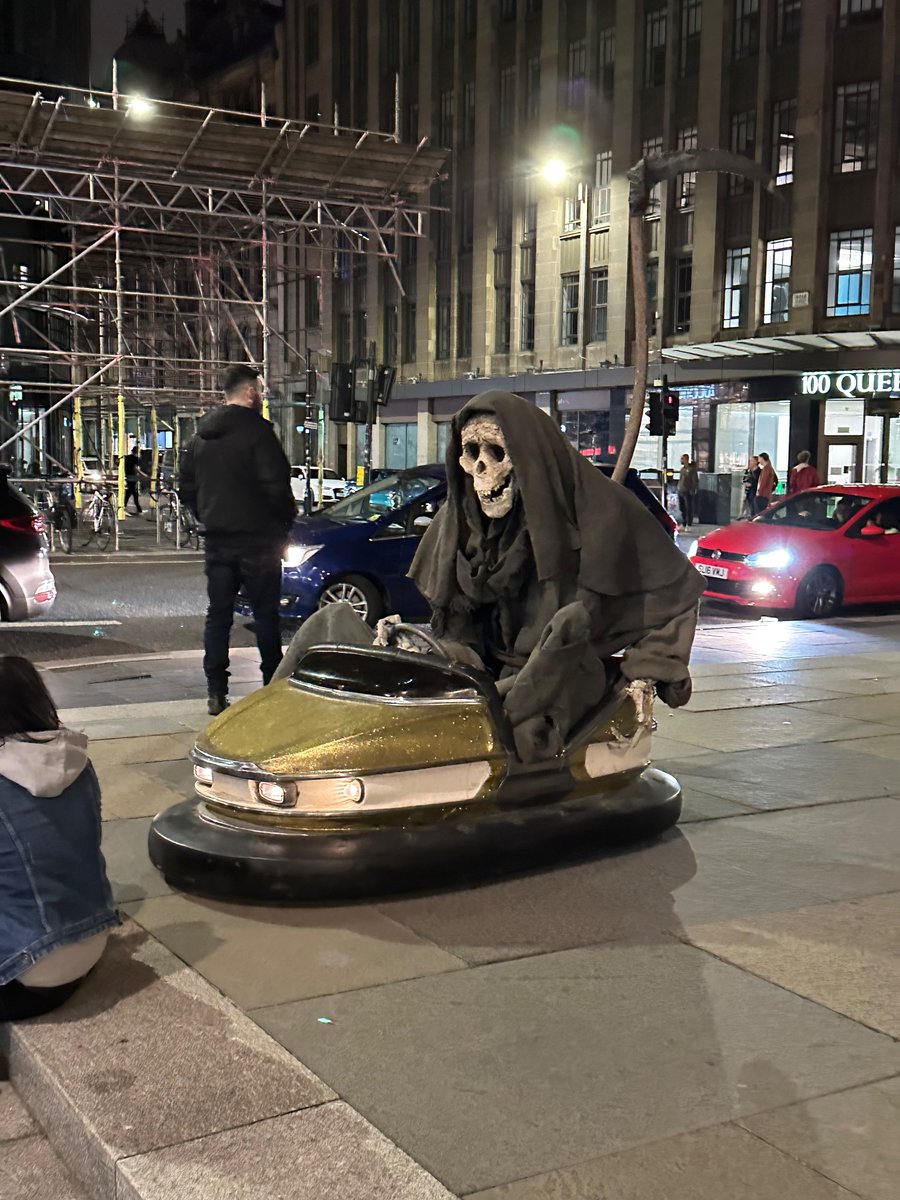 Out late to meet The Reaper

#banksy #cutandrun #cut&amp;run #reaper