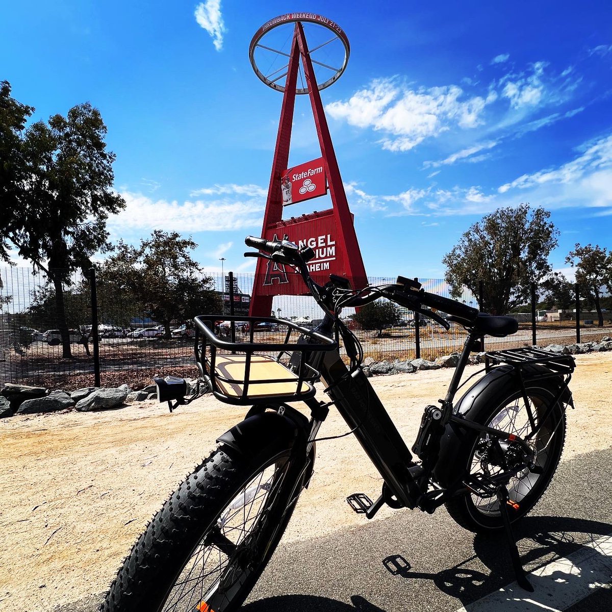 AnEpicEpileptic's tweet photo. I don’t let Epilepsy hold me back.  45-Mile ride to Huntington Beach via the Santa Ana River Trail.  #BeEpic https://t.co/DQBUklCfC0