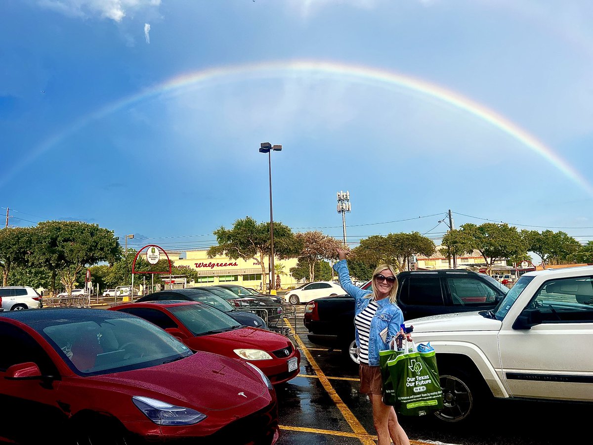 The nicest <a href="/HEB/">H-E-B</a> employee of 7 years took this photo of the HUGE rainbow outside of the store because my phone was dead. Add this to the countless other reasons #HEB is the best ever! ❤️🌈 #AustinTx