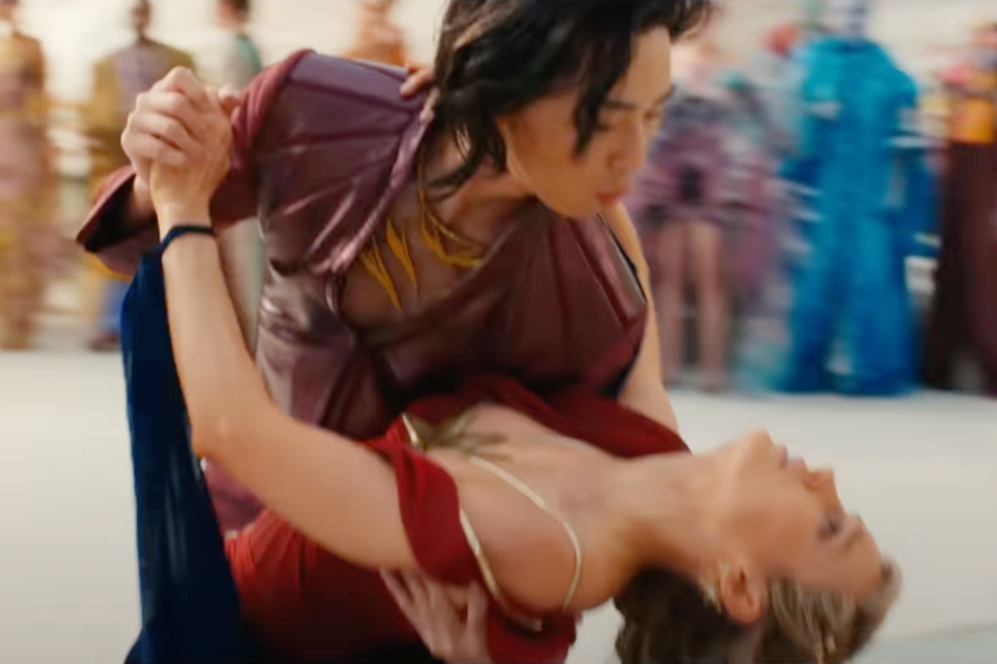 soompi's tweet photo. WATCH: #ParkSeoJoon Dips #BrieLarson In "#TheMarvels" Trailer
https://t.co/kU3nwbJfRU https://t.co/8UbziNGnei