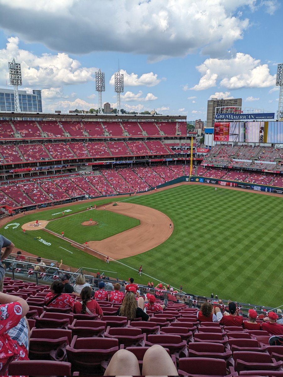 mitch_blanko's tweet photo. A great day at Great American Ballpark thanks in part to @crsrdschurch! 

Currently about comatose from celebrating the Reds win with Skyline Chili. #Cincy #SWOhio https://t.co/c4uESqqnnS