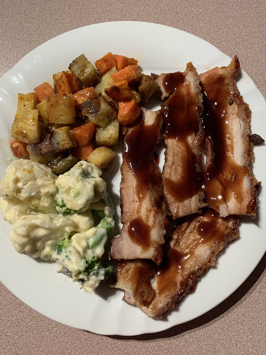 Sunday roast beef or pork served with roasted potatoe, kūmara &amp; pumpkin, cheesy broccoli &amp; finished with red wine jus Lunch only $15-90 dinner $22-90 @AhuririNZ  #roast