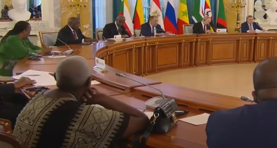 Lewis94241116's tweet image. #22Jul💬#Z🇷🇺La #2da, #Cumbre Rusia-África, a realizarse en San Petersburgo, el 27 y 28julio, junto con el Foro Económico y Humanitario, una plataforma para reuniones de negocios y sesiones de panel.
-El evento, es un 1er paso al regreso económico y político d #Moscú a #África.