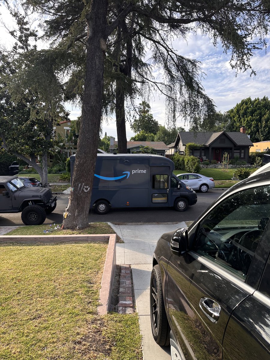 brownstone_one's tweet photo. One day…. @amazon you will start to care a little more about blocking streets and driveways. #over30minutes #notcool #everyday. 
Oh well…. https://t.co/nSisbwyroN