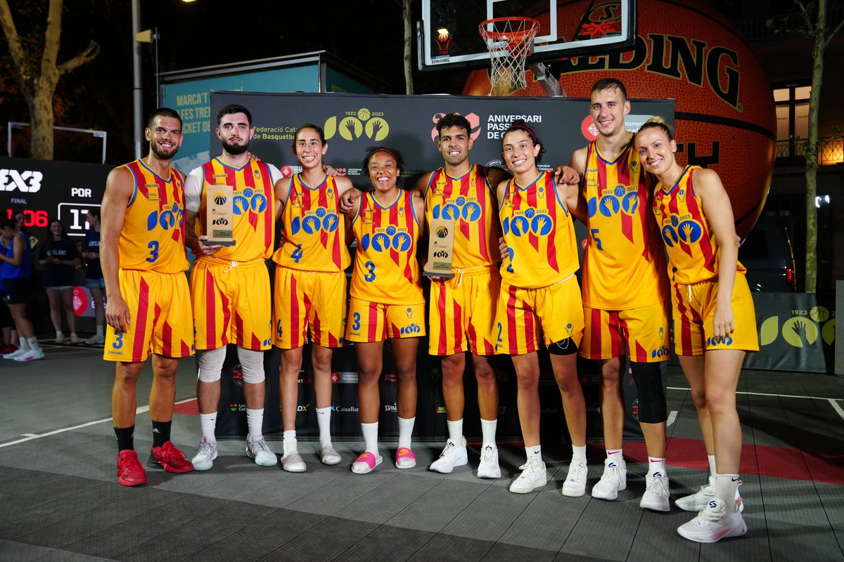 #3x3basquet🏀 / Les Seleccions Absolutes 3x3 de #CatalunyaBQ campiones en categoria femenina i masculina del 3x3 URBAN Fest Copa Centenari!

💯 #a100ambelBàsquet🏀

📷 flic.kr/s/aHBqjAN8HE
➡️ basquetcatala.cat/noticies/10211