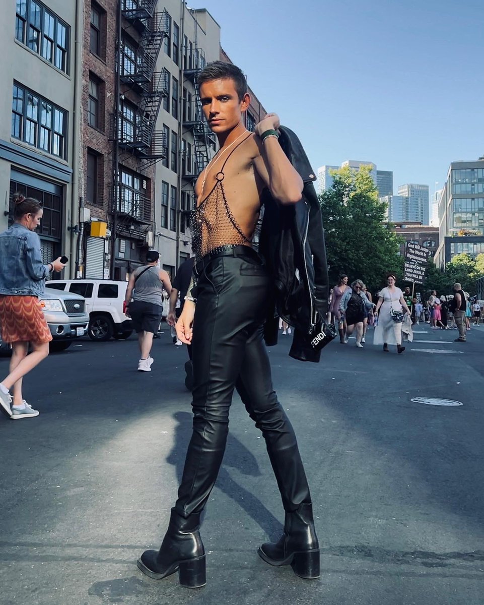 haydenwilberger's tweet image. R. E. P. 🐍 #lookwhatyoumademedo @taylorswift13