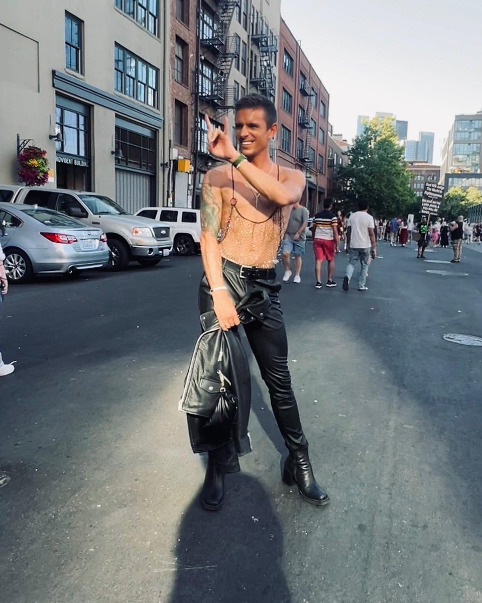 haydenwilberger's tweet image. R. E. P. 🐍 #lookwhatyoumademedo @taylorswift13