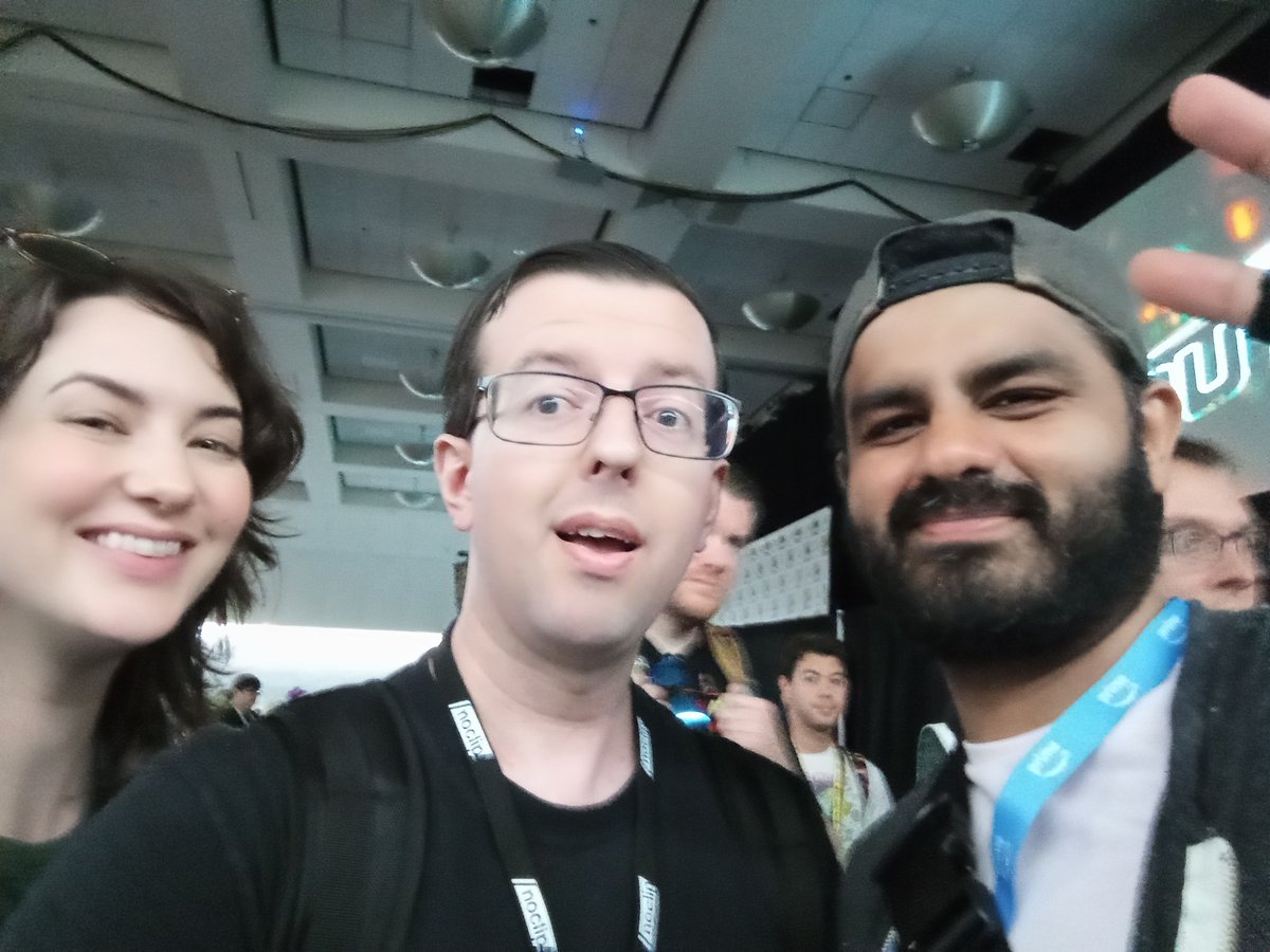 takeshikitano3's tweet image. OMG I met Lucy and Tam from Gamespot and Giant Bomb, they are the best #tvos #SDCC