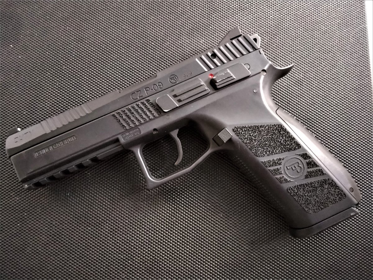 mkb42hmkb42w's tweet image. 優秀です！
KJ　WORKS　P-09ですね！
新品でも安い所では8000円と異常なまでの低価格…
正直期待していなかったが、良い意味で裏切られた一丁です
見た目良し、動きも良く、トリガーのキレも良い！
箱の写真も良い感じですね！
＃CZ　＃P０９　#エアガン