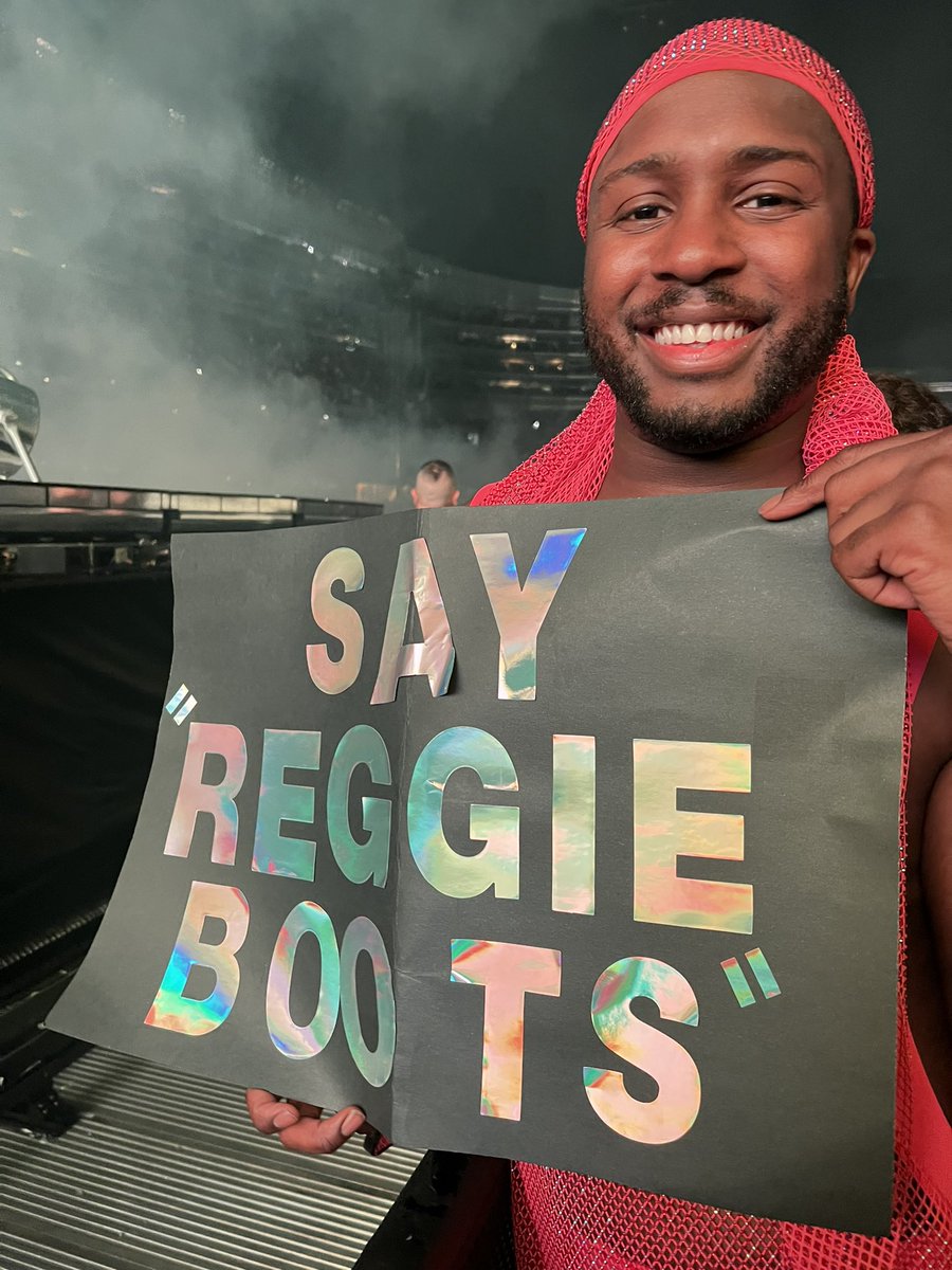 Reggay Boots 👑🐝🪩 tweet media