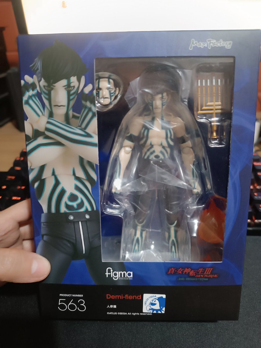 Shoutout to the Demi-Fiend Figma Figure #SMTIII is AMAZING - it's fully articulated, even THE EYES!!!! 'Death's vastness holds no peace. I come at the end of the long road. Neither human, nor devil... all bends to my will.' #atlusfaithful #ShinMegamiTensei #goodsmile #atlus