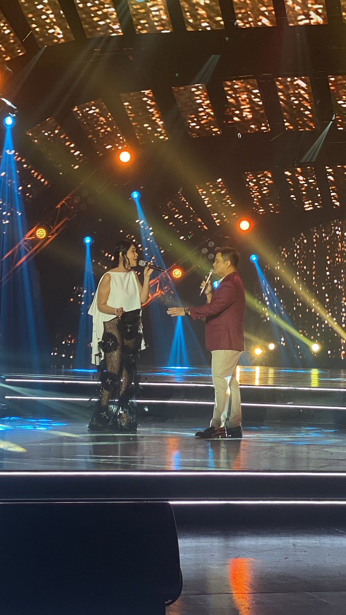 StarMusicPH's tweet image. ‘Bakit Ngayon Ka Lang’ with @MsPopsFernandez and @ogiealcasid. ICONIC! 😭

#PopsFernandez #ASAPandFRIENDS
@ASAPOfficial