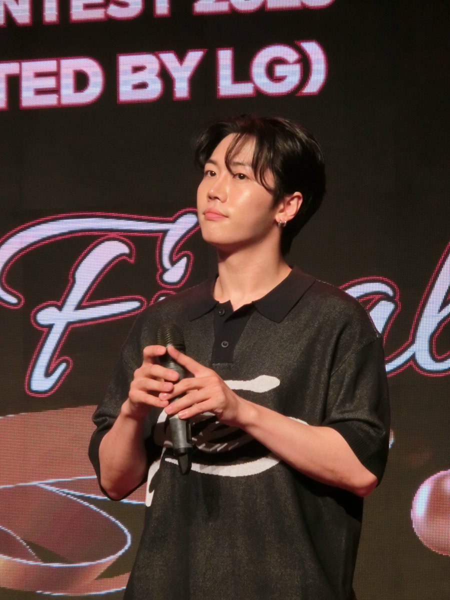 gotsevencoded's tweet image. more pics I took from yesterday!

#엠비셔스 #Mbitious #김평야 #PYOUNGYA