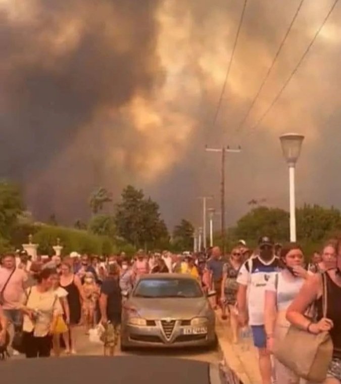 eyustun's tweet image. #rodos 
yanıyor...🥀😥😥😥