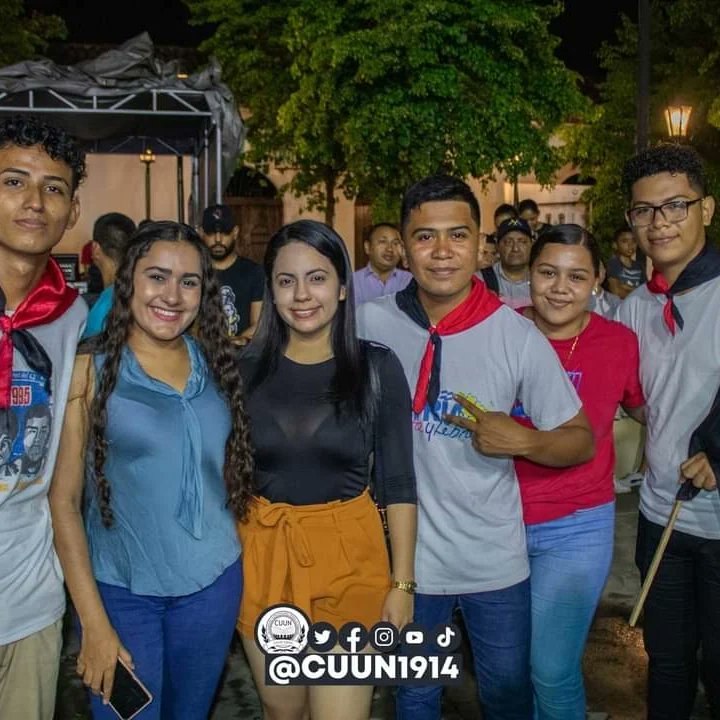 Galería fotográfica: Vigilia Universitaria en conmemoración al 64 aniversario de la Gesta Heroica de nuestros Héroes y Mártires del 23 de julio de 1959.

#23J1959
#6423SiempreMasAlla
#CUUN1914
