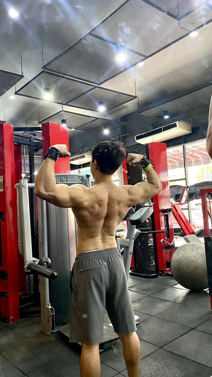 game_aphisit's tweet photo. ไม่ต้องสงสัย ยังไม่เคยโดนแทง 💉🩸  ธรรมชาติ 100%   สายลีนตลอดทั้งปี การนอนและกินสำคัญที่สุด https://t.co/ZtjMSfOMeZ