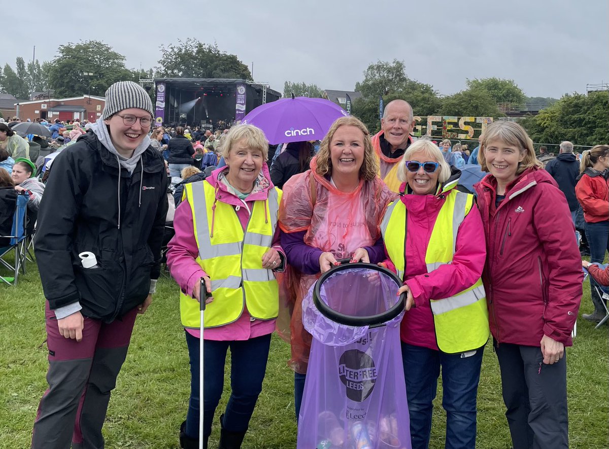 KerryJJackson's tweet photo. Great day at #GFest yesterday, thanks to all ⁦@stgemmashospice⁩ wonderful supporters, volunteers and staff 💜 https://t.co/eTCPsD1ekT