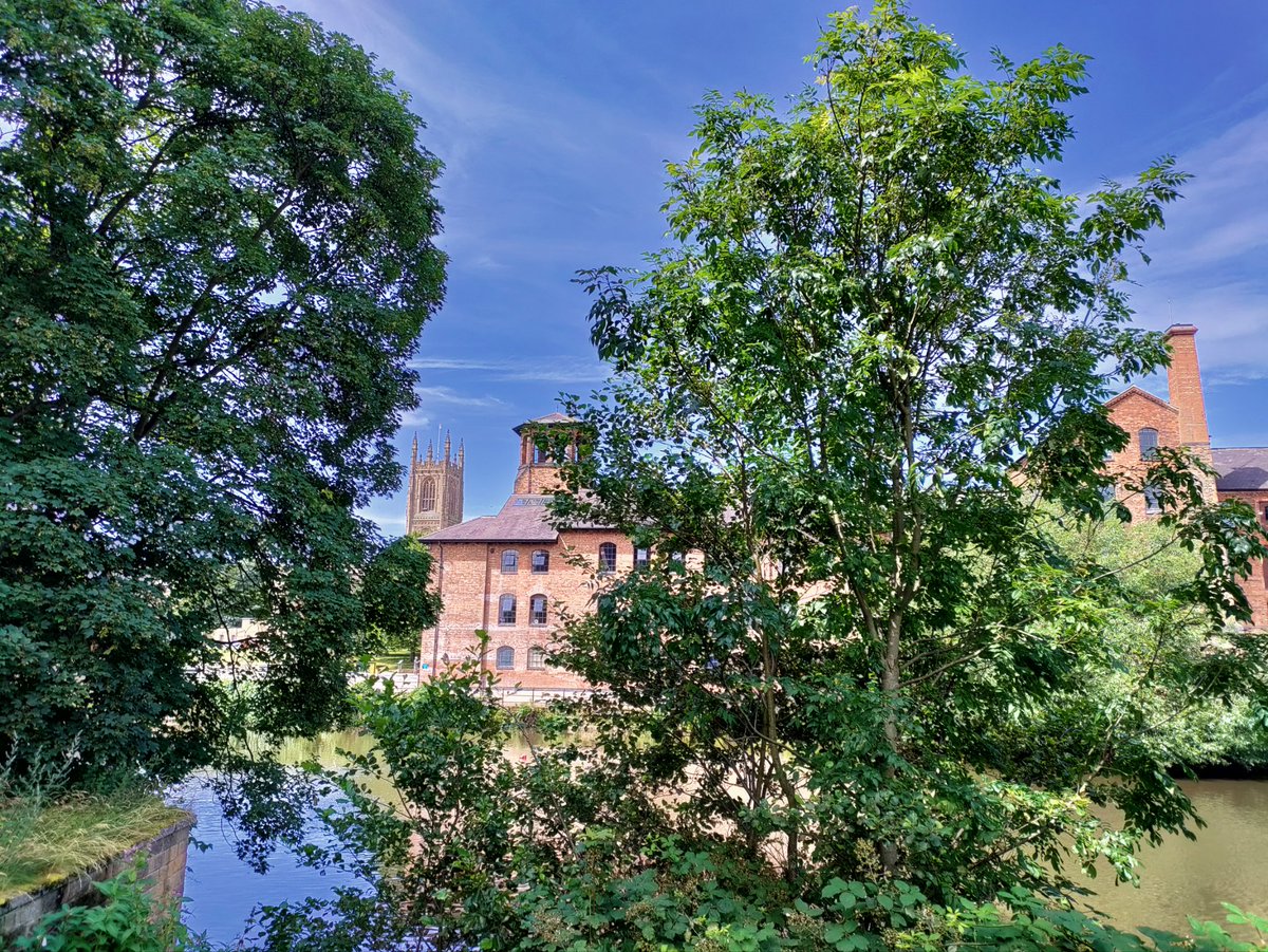 The Silk Mill @MuseumofMaking looks great from the river. It was the Derwent and @derby_canal which made it possible to start the industrial revolution here, providing transport and power @derbymuseums @VisitDerby