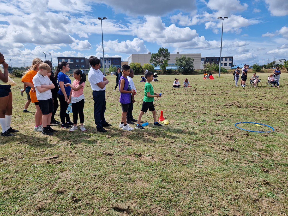 Ms_S_Akhtar's tweet photo. Throwing it back to sports day @GoresbrookSc https://t.co/MzKzol5xR4