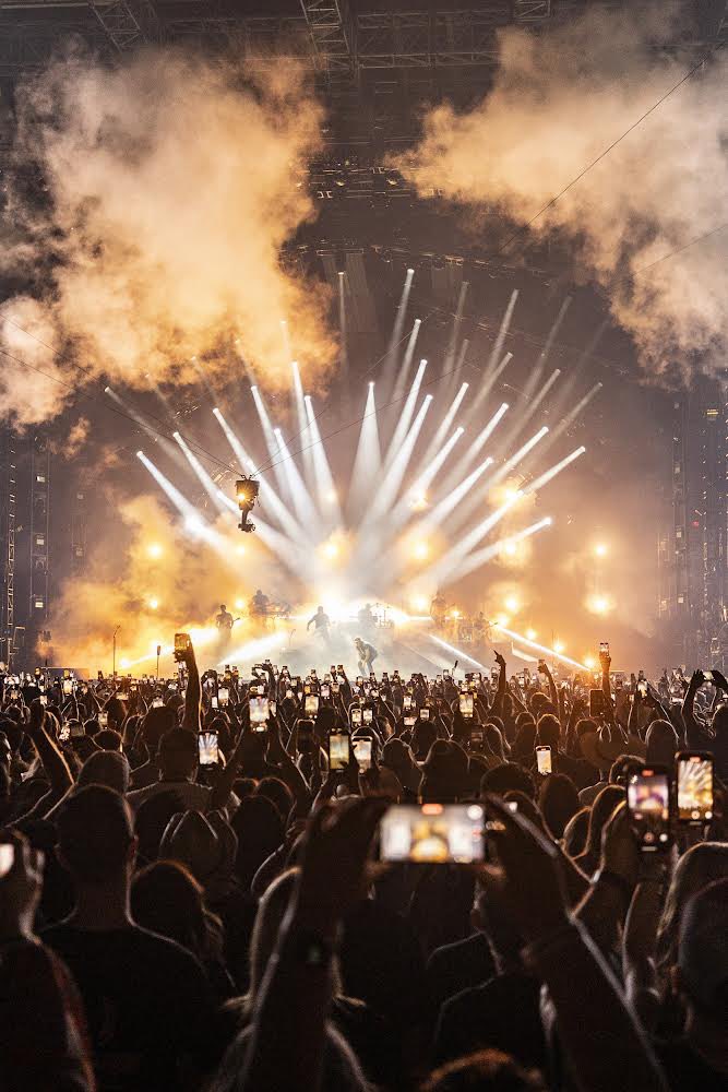 SoFiStadium's tweet photo. Thought you should know we had a great night with @MorganWallen 🔥☝️

#SoFiStadium https://t.co/hMG3TmzcqV
