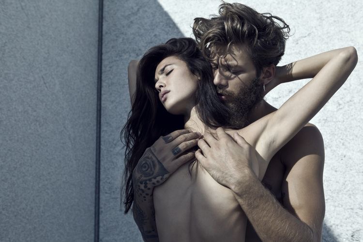 masculinepath04's tweet photo. Most women are liabilities, craving designer bags and expensive nights out while offering nothing in return.

Yet, there are high-quality women out there.

Here are 6 signs that she's a keeper... https://t.co/cgWuz6gYCc