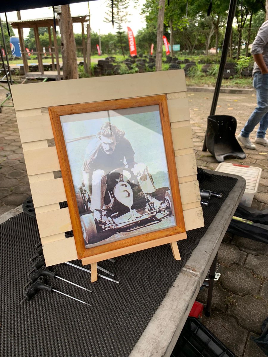 AFICIONAUTOS's tweet photo. 🏁🏴 Hoy en protocolarios de #Las4HorasDLC del Kartismo, evento de resistencia organizado por @cskartismo se rindió honores a Don Wilfredo Michiels uno de sus fundadores, con minuto de silencio y palabras alusivas de @BranGuillermo 

RT

@RicardoMolina55 @amenalagos @MelaraJorge https://t.co/sV3r70BQ0t