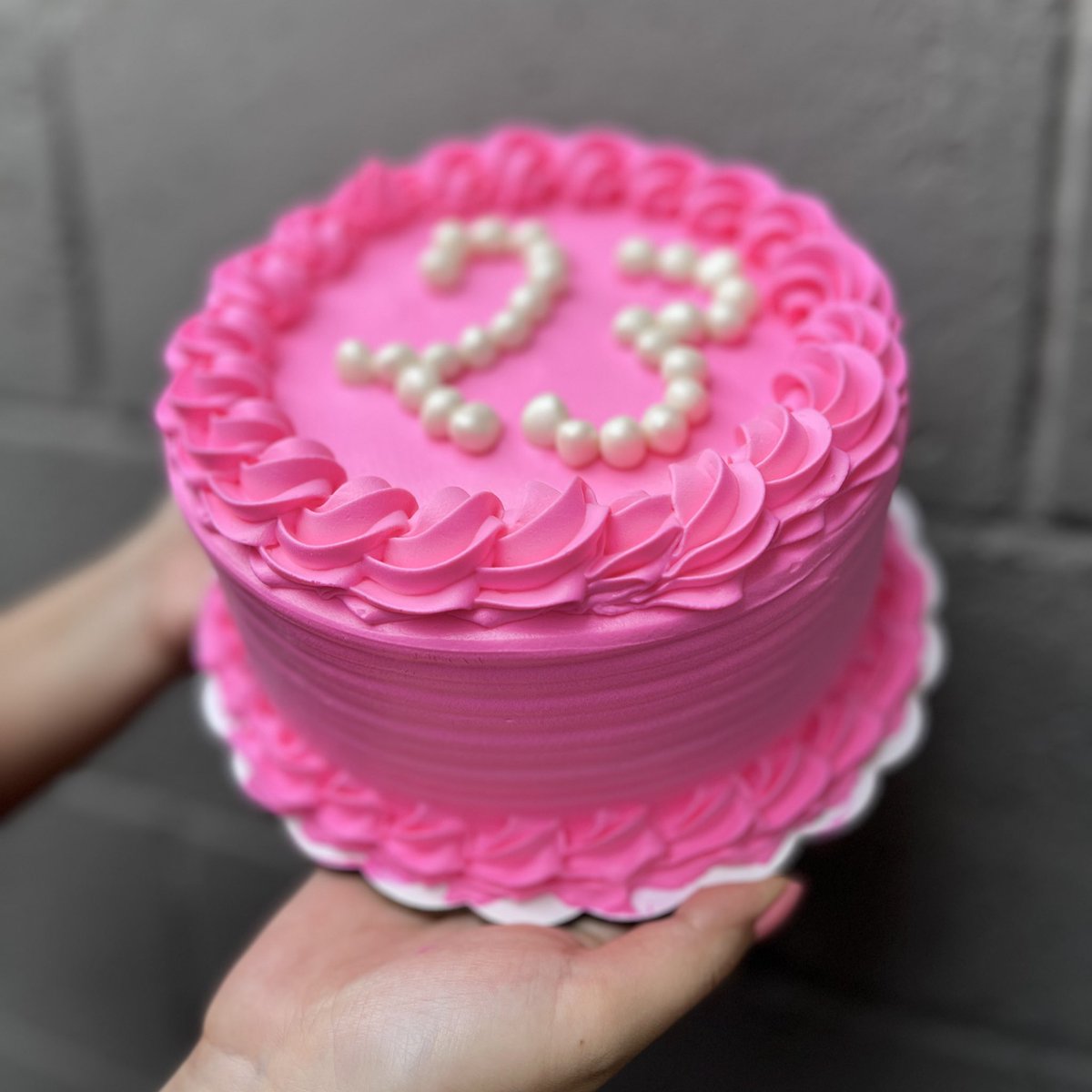 Hoy es un cumpleaños hermoso🥹🩷Desde pequeña mi color favorito ha sido el rosa y Barbie es lit mi infancia✨

Poder celebrar y ver la película, vistiéndome super pinky girl como en cada cumpleaños es todo un sueño🩷✨