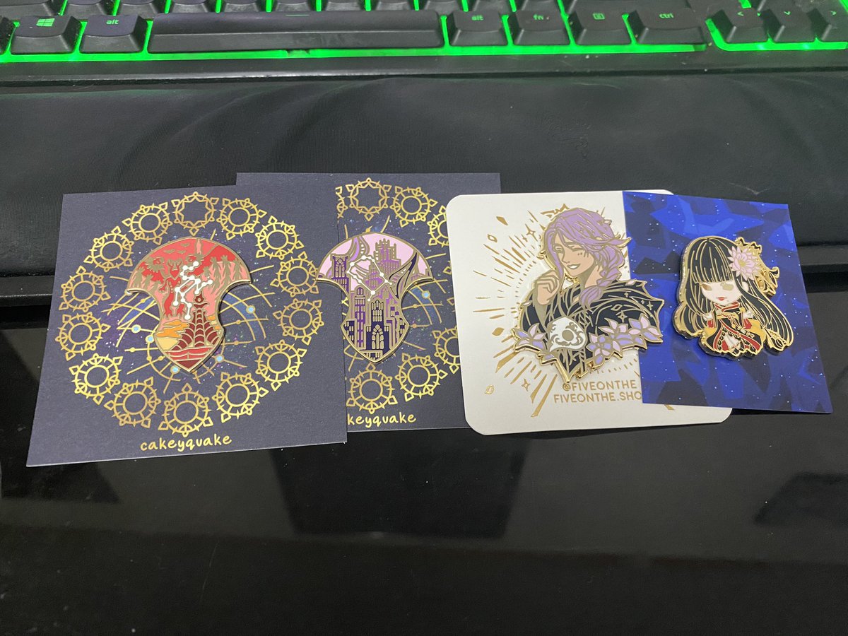 LynzNevermore's tweet photo. Since my birthday is coming up I ordered some pins for my work room and the amazing @PreferablyMimi surprised me with one too! Thanks to all the people that made them too! @fiveonthe @cakeyquake @maxxmerch #FFXIV #FFXIVCommunity https://t.co/uMWLNrpDD8