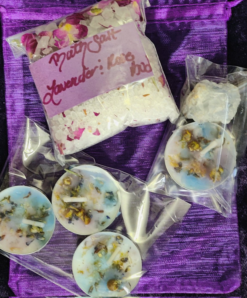 CovenofPaege's tweet image. Making some new #Bathsalt additions for our #Coven with relaxing #lavender
And #rose 
These have a 6onth shelf life and I just made 6! I need to #gift at LEAST 1 ! Would you like 1? #Giveaways #crystals #JoinUs #GoodVibesfestival