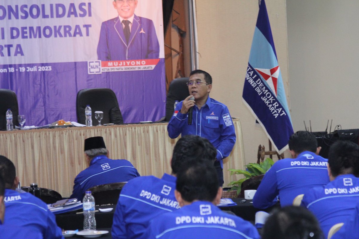 vike_ponto's tweet photo. Demokrat Jakarta, melangkah maju, kami kompak &amp; serius 👉
#MenujuKemenanganbersama2024
#AHYPemimpinPerubahan https://t.co/xyimNovvrr