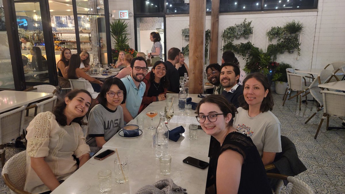 KamrynGerner's tweet photo. @LuciaJudi @jamoore26 @parahsaramore @katie_e_goodwin Third SDB in Chicago. Not pictured are the wonderful @GetYourChorion who I got coffee with and @sarur2 who took Jacob and I to lunch!

I love the Houston DB community! https://t.co/fl1d0tFdLz