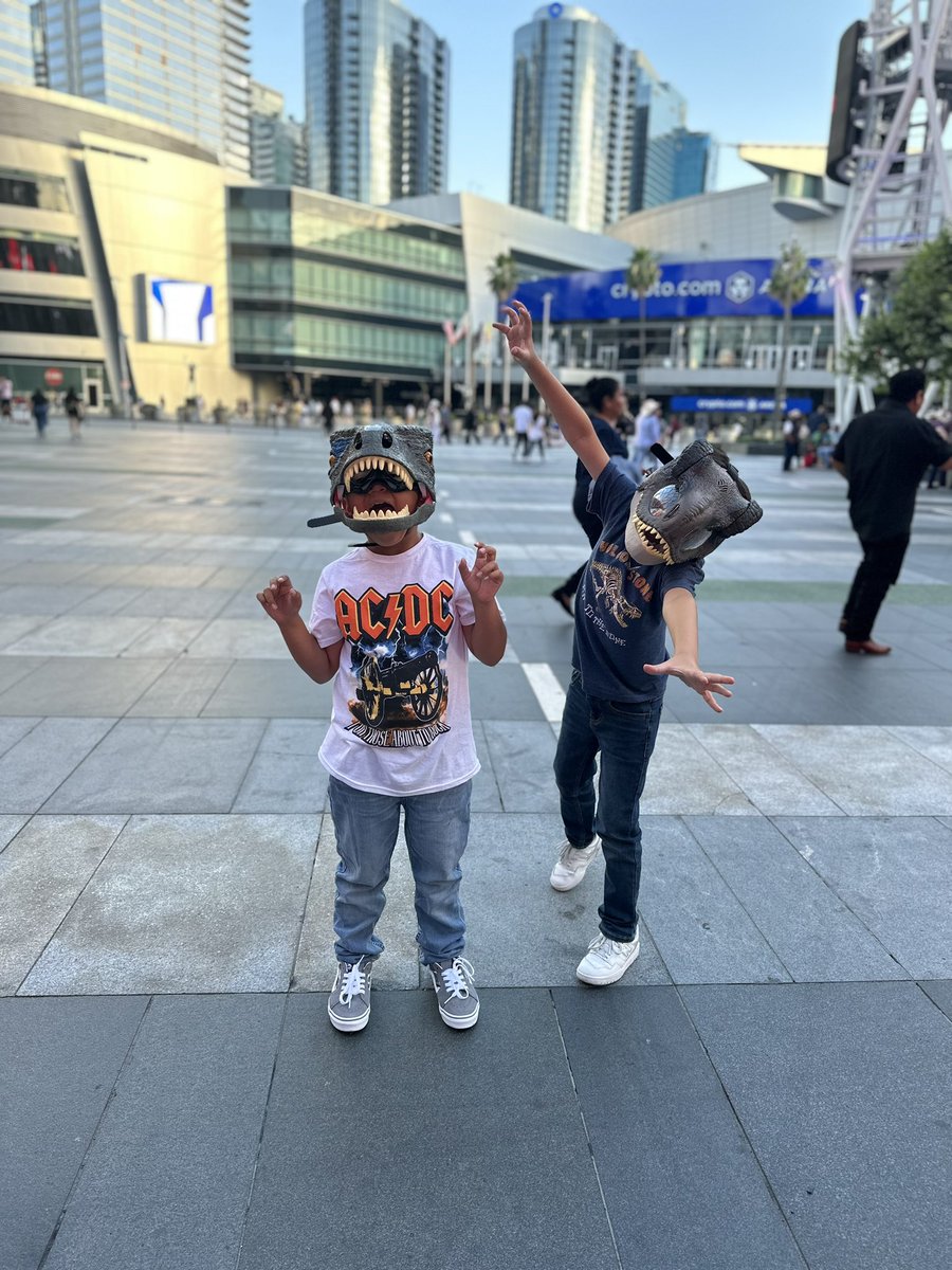_miirrosss's tweet photo. #JURASSICWORLDLIVETOUR https://t.co/H1VgCMd0By