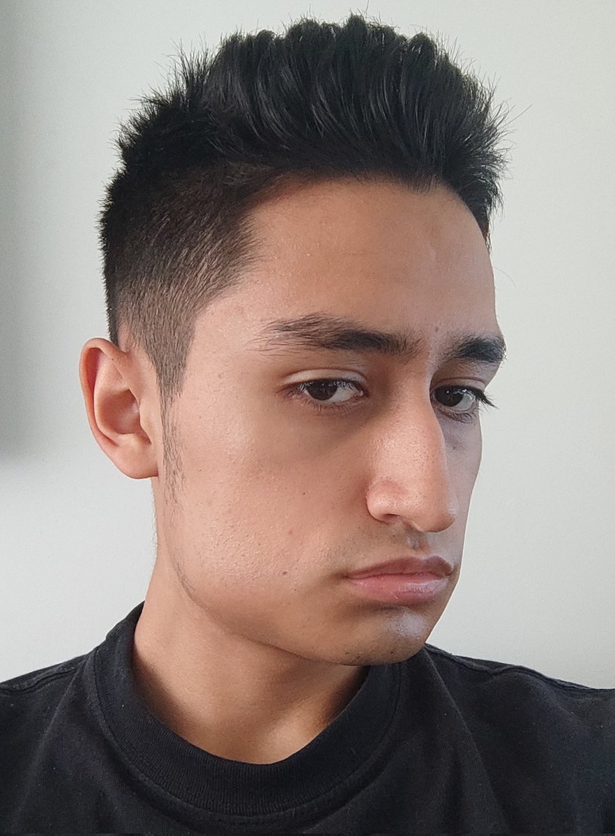 Alejandro_AT__'s tweet image. Nos parecemos? Si o No? #AlejandroAT #Calamardo #SpongeBob #BobEsponja 

Abro debate 🤣👇