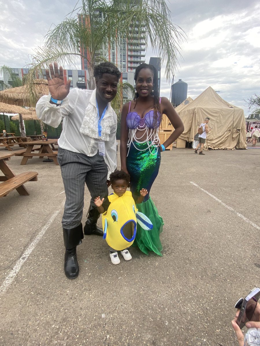 Krelief0385 (@christo81198805) on Twitter photo Had a blast at the Jurassic Park activation. Best line management award of the Con #sdcc2023 #jurassicpark #disneycosplay Had a blast at the Jurassic Park activation. Best line management award of the Con #sdcc2023 #jurassicpark #disneycosplay