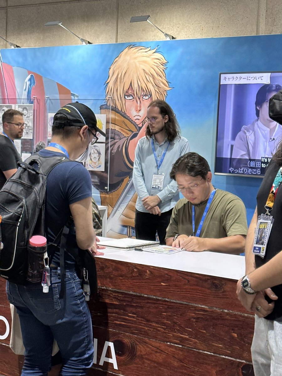 sanbaRex's tweet photo. #VinlandSagaVikingContest

What a pleasure to meet the phenomenal manga artist: Makoto Yukimura. Vinland Saga has one of the best storytelling in all the anime I have watched. Thank you for brining such amazing piece to the world Yukimura sensei!!

#SDCC2023 https://t.co/fnuwSX1b9u