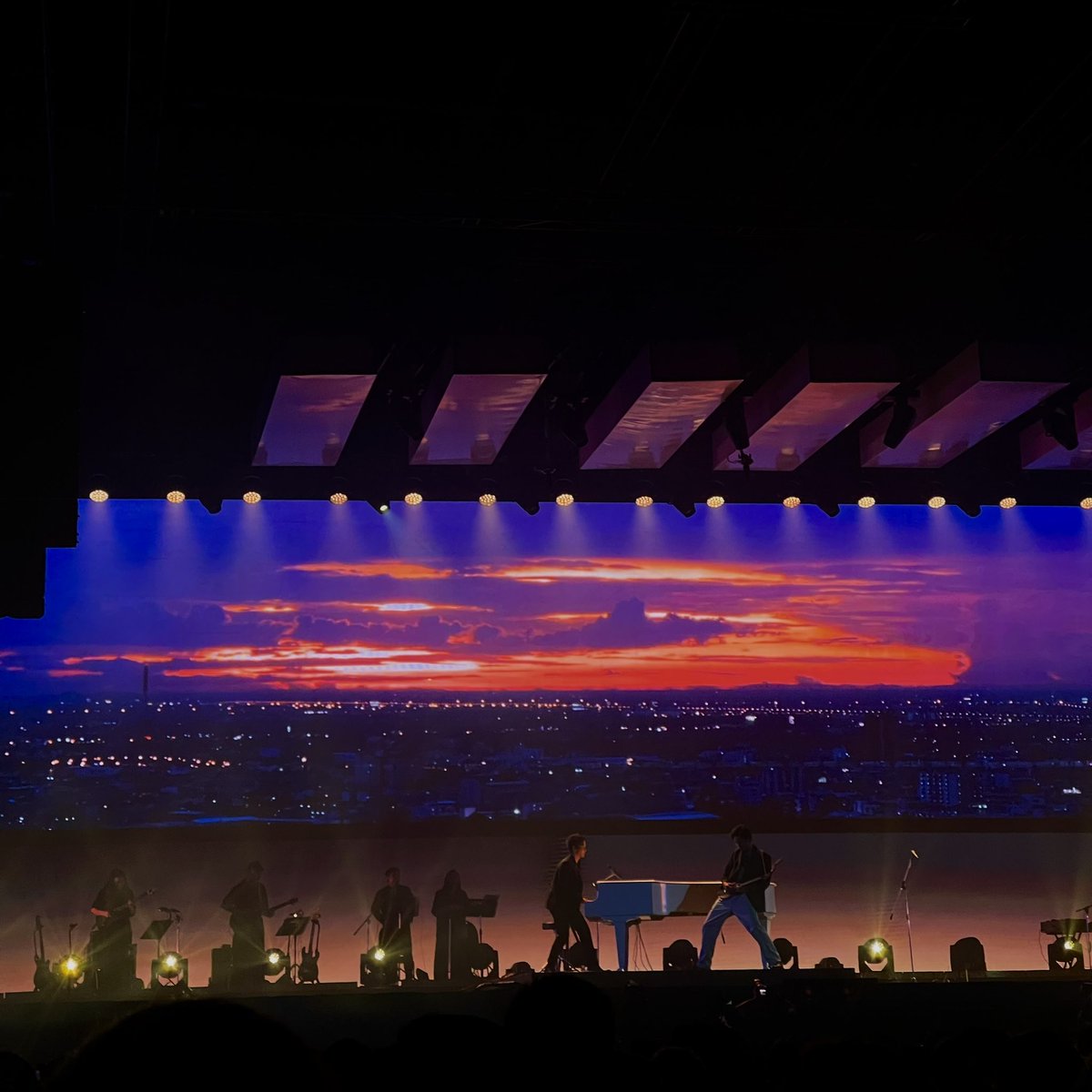 eveningcolour's tweet photo. #pianoandithefirstconcert  🌇 https://t.co/Q4ydbejMZM