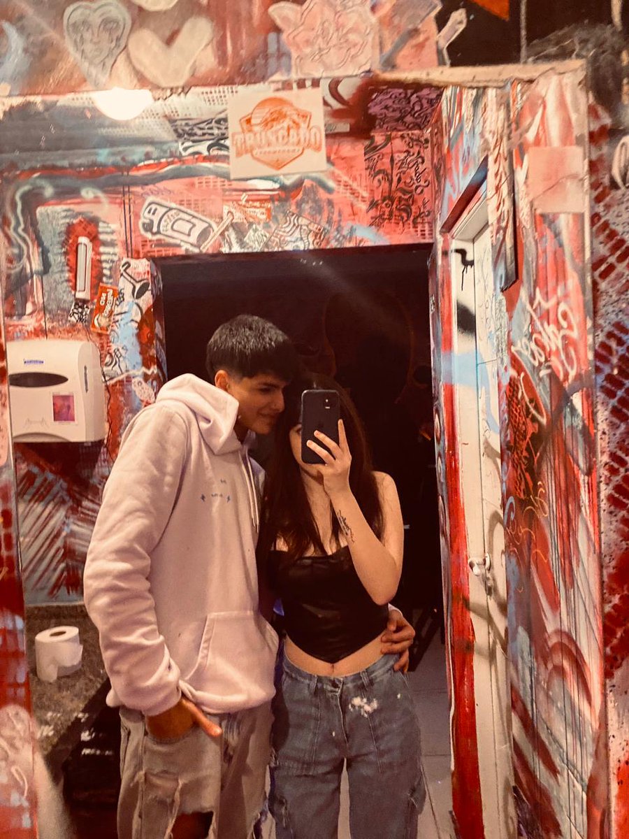 fran_hoyoss's tweet photo. No se da una idea lo bien q me hace,te amo mi princesa❤‍🩹 https://t.co/DTvvUhyvy9
