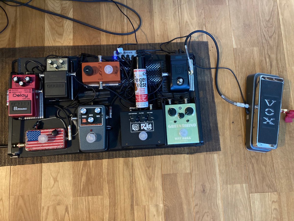 OKBMN's tweet image. 9月の高円寺ライブに向けエフェクターを調整中。爆裂FUZZのポジションはBIG MUFFからCOLORDRIVERに変更予定。
#micaflakes
#sovtek
#electroharmonix
#bigmuff
#trufi
#colordriver