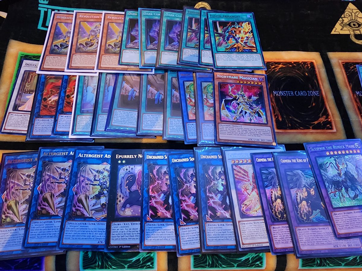 thecalieffect's tweet image. I got all of the cards in the first picture by using my &quot;buy these/sell these&quot; videos (ofc under stipulations) to obtain them and with the extra cards I want to do a giveaway. 

All you have to do is like, retweet, + follow and ill give away....