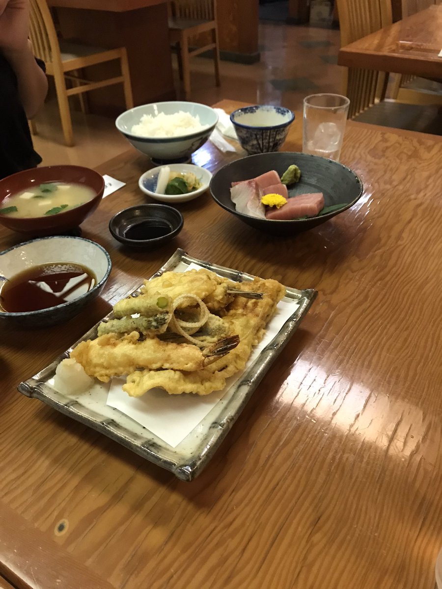 456Yossy's tweet photo. 島の入り口にある
天仲
明治30年創業
ランチは平日おかわり自由だって https://t.co/0nYXjT3Z7c