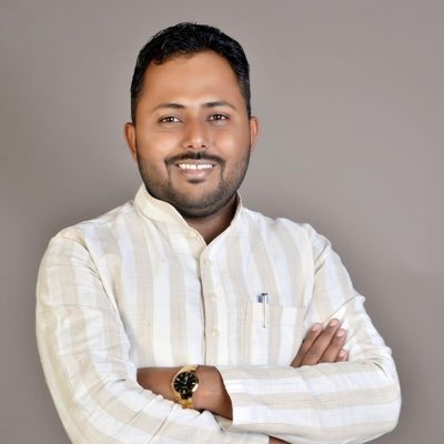 भारत में सामाजिक न्याय की लड़ाई को यदि परिणाम तक पहुंचाना है तो मीडिया और न्यायपालिका के जातीय वर्चस्व को तोड़ना होगा l यह लड़ाई मध्य प्रदेश से भाई लोकेंद्र गुर्जर ने शुरू की है l पिछड़े और दलित वर्गों को बढ़-चढ़कर उनके समर्थन में आना चाहिए l
#SupportLokendraGurjar