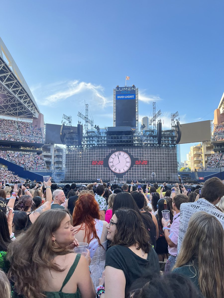 komonews's tweet image. The countdown to Taylor is on… #TaylorSwiftErasTour #komonews