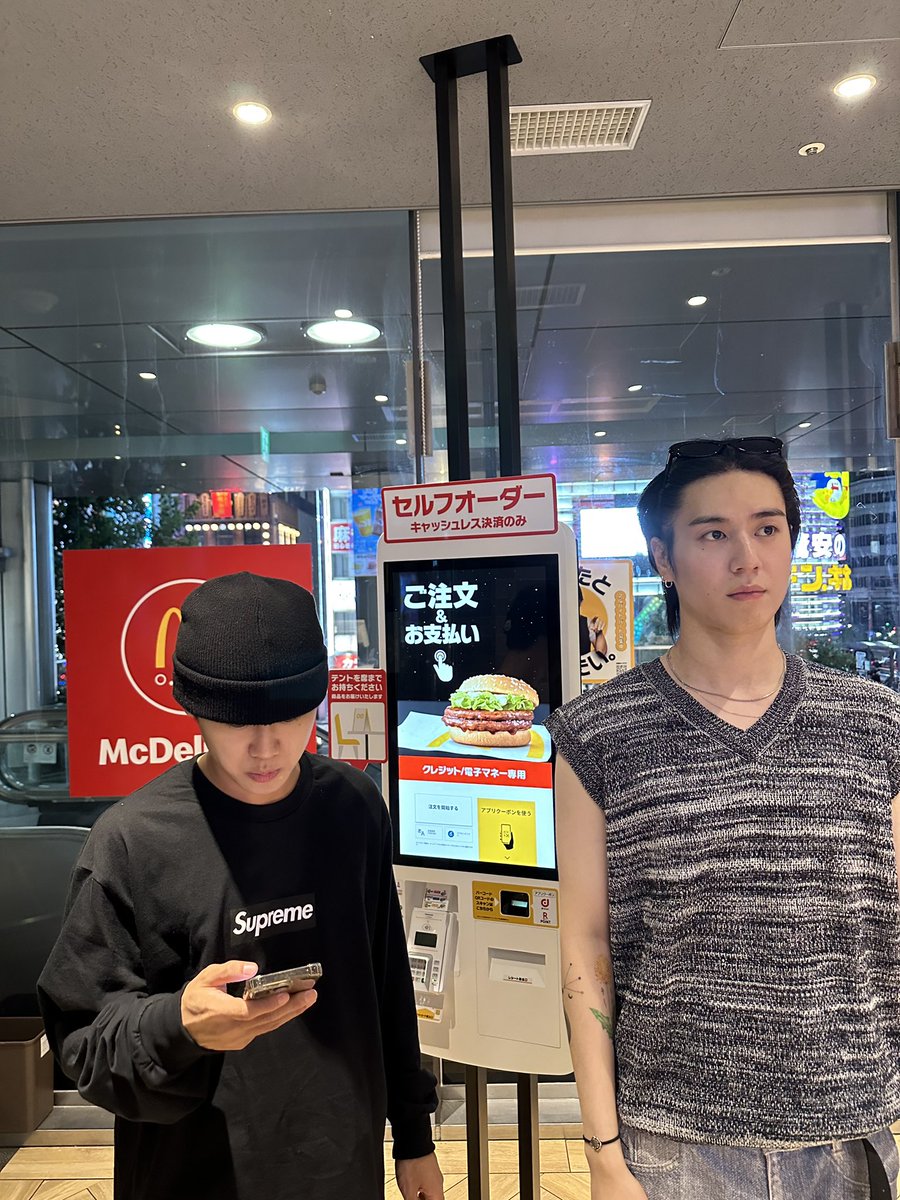 yugyeom's tweet photo. ㅎㅎㅎ https://t.co/Oc4D5ldgwK
